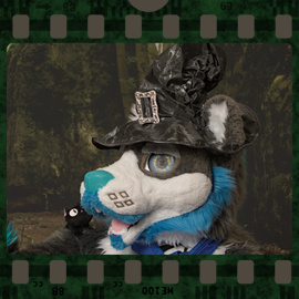 Eurofurence 2023 fursuit photoshoot. Preview picture of Larric